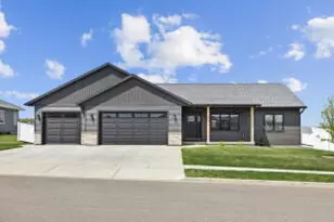 269 Weston Rd, Holmen, WI 54636 - Photo 1