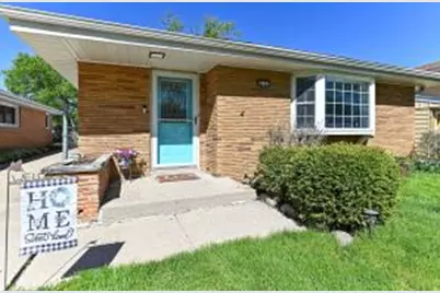 4131 N 93rd St, Wauwatosa, WI 53222 - Photo 1
