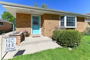 4131 N 93rd St, Wauwatosa, WI 53222 - Photo 1