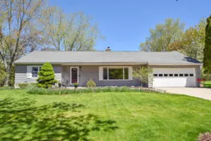 814 E Manor Cir, Bayside, WI 53217 - Photo 1
