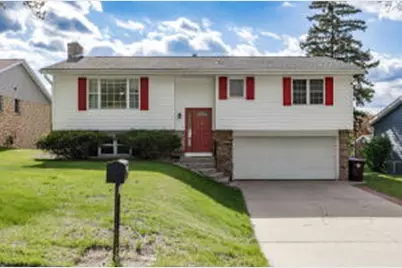 629  Hanson Ct, Onalaska, WI 54650 - Photo 1