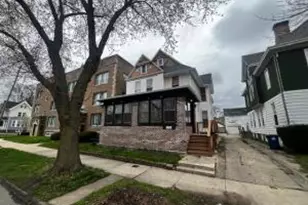 1040 College Ave, Racine, WI 53403 - Photo 1