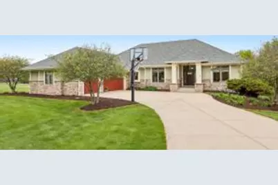 W287N990  Bedouin Ct, Delafield, WI 53188 - Photo 1