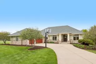 W287N990 Bedouin Ct, Delafield, WI 53188 - Photo 1