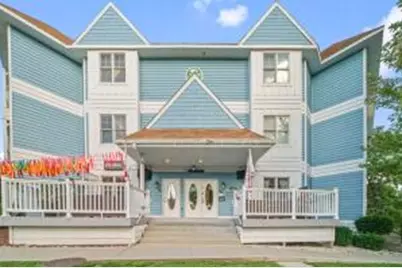 123  Center St, Lake Geneva, WI 53147 - Photo 1