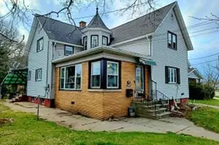 1420 Hawthorne Ave, Two Rivers, WI 54241 - Photo 1