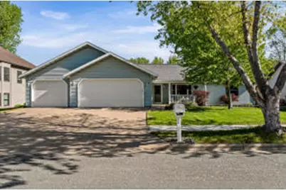 739  Shelly Ln, Onalaska, WI 54650 - Photo 1