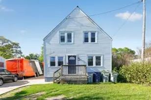 5622 W Mill Rd, Milwaukee, WI 53218 - Photo 1