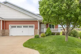 827 Barson Ct, Onalaska, WI 54650 - Photo 1