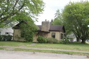 431 Walnut St, Burlington, WI 53105 - Photo 1