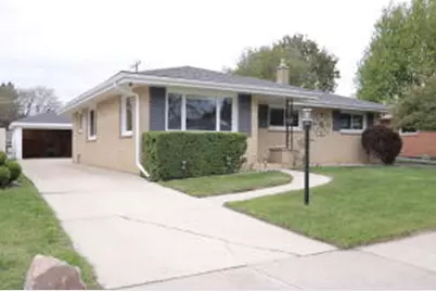 56  Illinois St, Racine, WI 53405 - Photo 1