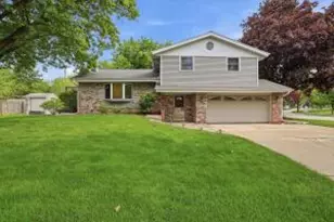 1880 Stardust Dr, Waukesha, WI 53186 - Photo 1