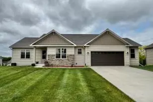 411 Rosewood Ct, Lake Mills, WI 53551 - Photo 1