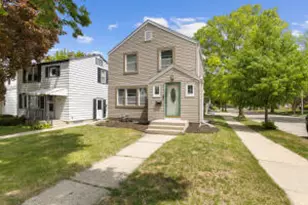 2476 S 75th St, West Allis, WI 53219 - Photo 1