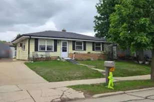4608 39th Ave, Kenosha, WI 53144 - Photo 1
