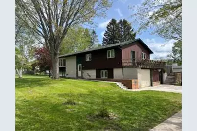 851  Linden St, Cleveland, WI 53015 - Photo 1