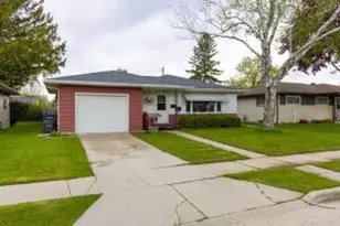 3410 S 10th Pl, Sheboygan, WI 53081 - Photo 1