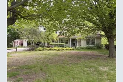 3084  Rolaine Pkwy, Hartford, WI 53027 - Photo 1