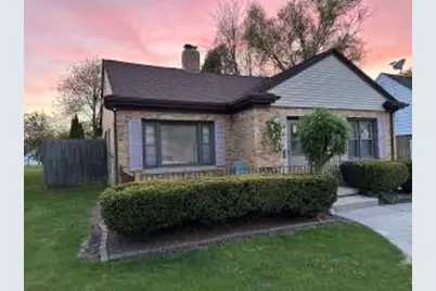 1016 N 10th St, Manitowoc, WI 54220 - Photo 1