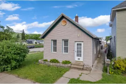 475  Chatfield St, Winona, MN 55987 - Photo 1