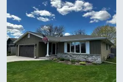 2424 W Mark Dr, Sheboygan, WI 53083 - Photo 1