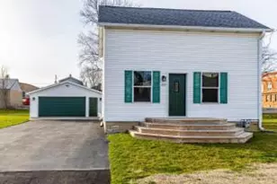 200 Garfield Ave, Reeseville, WI 53579 - Photo 1