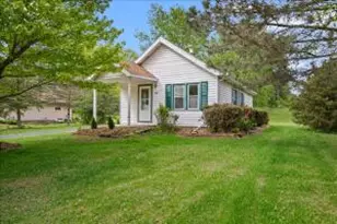 469 Meadowlark Ct, West Bend, WI 53090 - Photo 1