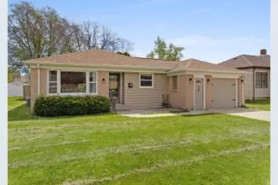 611 S 32nd St, Manitowoc, WI 54220 - Photo 1