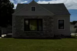 1417 E Crawford Ave, Milwaukee, WI 53207 - Photo 1