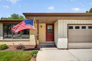 508 Whitegate Dr, Saukville, WI 53080 - Photo 1