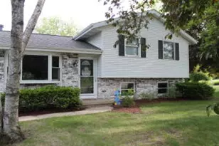 909 Country Ln, Watertown, WI 53098 - Photo 1