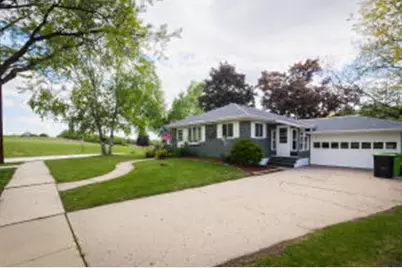 525  Janssen Ave, Mayville, WI 53050 - Photo 1