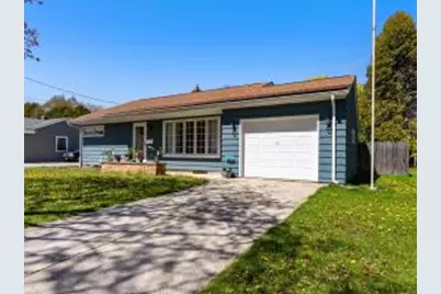 2018  Menasha Ave, Manitowoc, WI 54220 - Photo 1