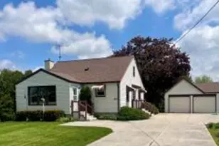 1905 N Rapids Rd, Manitowoc, WI 54220 - Photo 1
