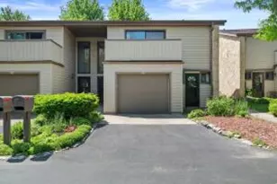 972 Valentine Rd, Oconomowoc, WI 53066 - Photo 1
