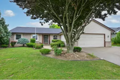 925 E Fitzsimmons Rd, Oak Creek, WI 53154 - Photo 1