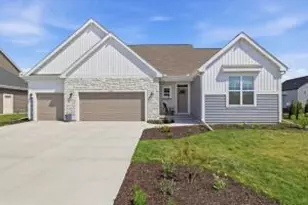 1242 Green Tree Dr, Oconomowoc, WI 53066 - Photo 1
