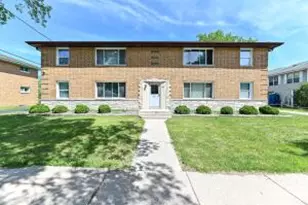 926 E Waterford Ave, Milwaukee, WI 53207 - Photo 1