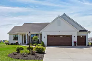 W223N4688 Seven Oaks Dr, Pewaukee, WI 53072 - Photo 1