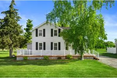 808 E Fitzsimmons Rd, Oak Creek, WI 53154 - Photo 1
