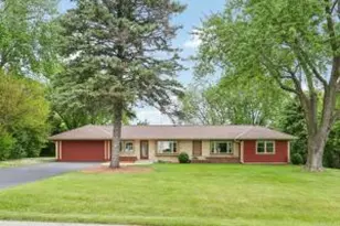 1010 Rolling Green Dr, Brookfield, WI 53186 - Photo 1