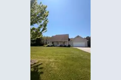 10013  Middle Rd, Manitowoc Rapids, WI 54220 - Photo 1