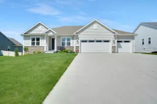 625 Mary Way, Slinger, WI 53086 - Photo 1