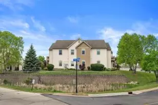 8614 S Stratford Rd, Oak Creek, WI 53154 - Photo 1