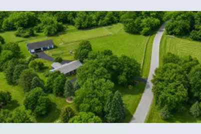 N7W29615  Thames Ct, Delafield, WI 53188 - Photo 1