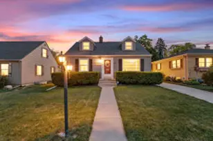531 Oak St, South Milwaukee, WI 53172 - Photo 1