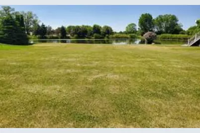 477  Tahoe Ln, Hartford, WI 53027 - Photo 1