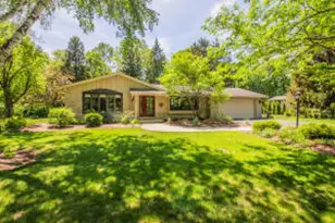 7387 Glencoe Dr, Cedarburg, WI 53012 - Photo 1