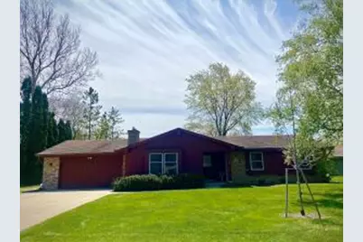 N104W16905  Thornapple Row, Germantown, WI 53022 - Photo 1