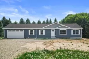 6910 Shady Lane Rd, Newburg, WI 53090 - Photo 1